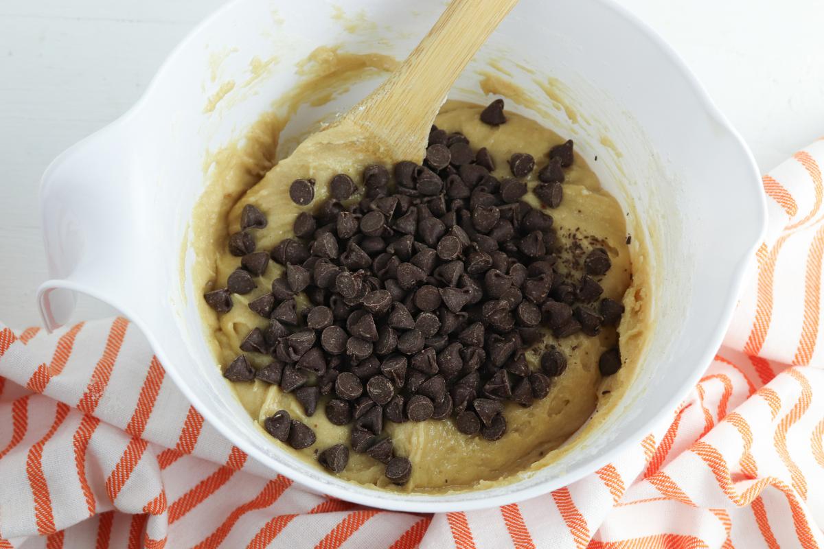 fold in the chocolate chips to the blondie batter.